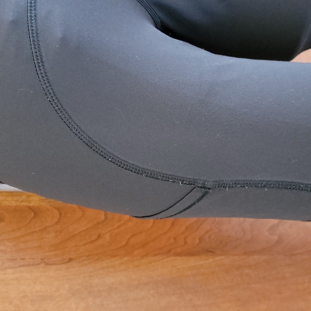 Lululemon - Picture 6 of 8